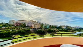 Modern and Stylish Apartment Seeview and Golfview